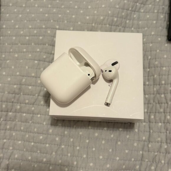 Authentic Right Apple AirPod (2nd Gen) w/ Charging Case – Great Deal! - Picture 8 of 8